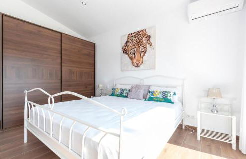 3 Bedroom Stunning Home In Mezquitilla - Photo 39