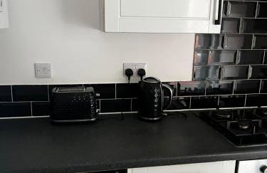 ResiLets - Ground Plessey Road Apt - Foto 6