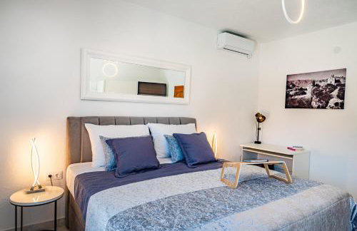 Villa Kadena - Luxury Seaside Villa with Private Heated Pool - Photo 40