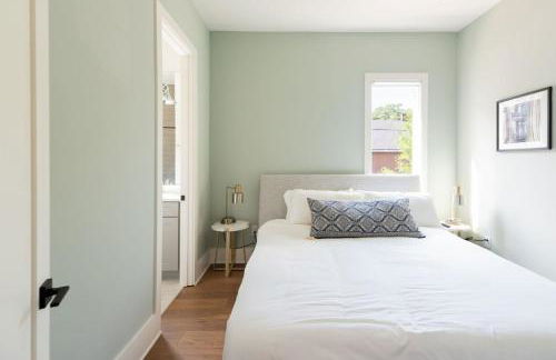 7BR Retreat, Rooftops, Garages, Walkable to Faves 5 Mins to Nissan Stadium, Less than 10 Mins to Broadway, 24 Hr Hospitality, Great for Groups - Foto 33