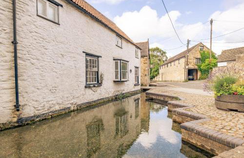 Charming Cotswolds Retreat in the Heart of Dursley - Foto 1