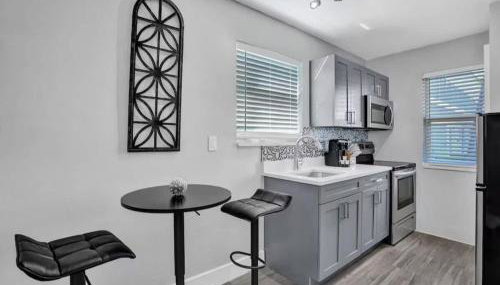 Rustic Retreats Modern 1BR for 4 guests in the heart of Fort Lauderdale - Foto 2