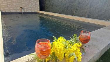 La maison de Manon, 4-5personnes, 75m2, centre village avec piscine privée - Foto 2