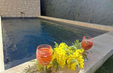 La maison de Manon, 4-5personnes, 75m2, centre village avec piscine privée - Foto 2