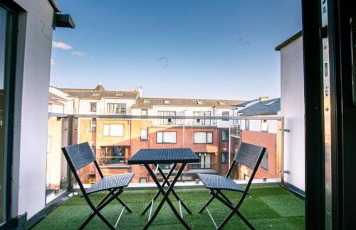 Spacious 4BR 4BA gated townhouse with balconies, Central JQ - Foto 32