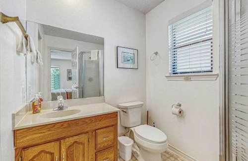 Spacious Lakefront Home with Water Views, WiFi & Private Washer/Dryer - Foto 20
