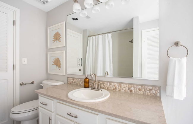 Lighthouse by Avantstay Beachfront View Home w/ Pool Table & Ping Pong - Foto 30