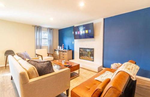 5 bedrooms with 4 Full Bath Fire Pit BBQ and Plush Amen on 1 2 acre - Photo 56