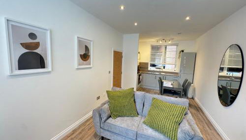 STUNNING APARTMENT - 2 DOUBLE BEDROOMS - EN-SUITE - FREE ALLOCATED PARKING - JQ QUARTER - BIRMINGHAM CITY CENTRE - SLEEPS 6 GUESTS - 2 BATHROOMs - Foto 5