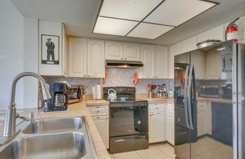 Canal-Front Retreat w/ Heated Pool & Hot Tub! - Foto 10