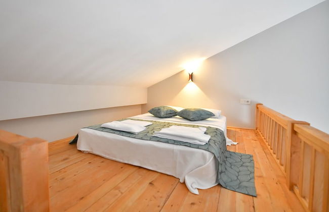 Red Moon Suites - Photo 3