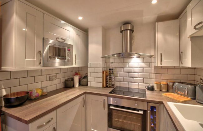 Luxury Modern Apartment With Stunning Balcony View - Foto 4