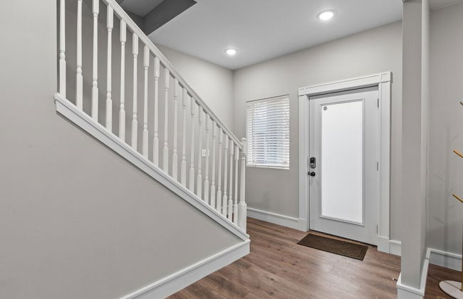 Uptown Elegant Escape | JZ Vacation Rentals - Photo 41