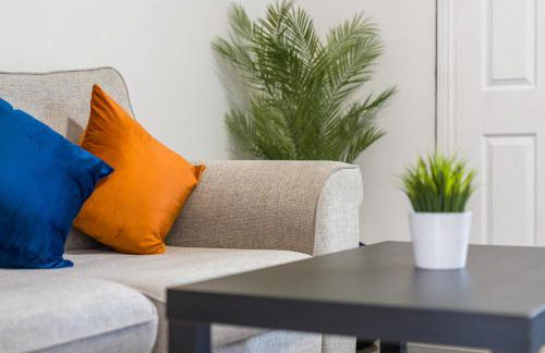 Centrally Located 4BR House By Hyped Properties Short Term Rental Agency With Free Parking Wolverhampton - Foto 29