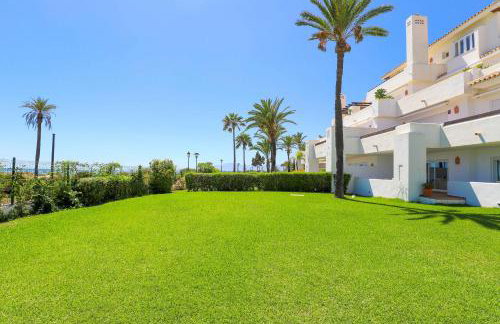 Frontline beach ground floor apartment - Los Monteros Palm Beach - Photo 13