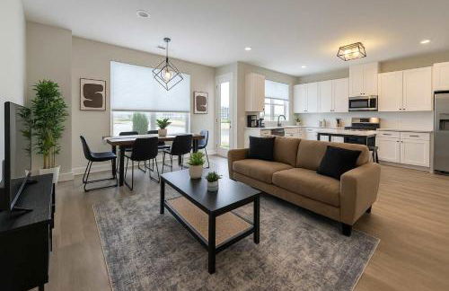 Spacious 4BR Home- Perfect for Groups WV1 - Foto 1