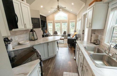 Pet friendly Tiny House Rental with new Access to Guadalupe River NBTX - Photo 10