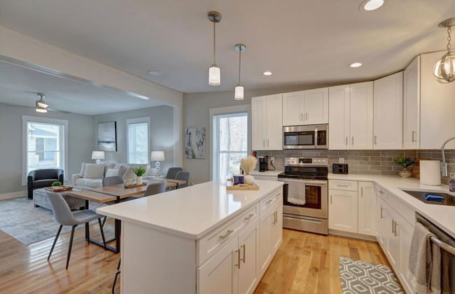 Fall Festivities - 4BR Home by IU Stadium Bloomington Bliss - Foto 1