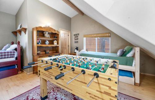 Abe's Cool Cabin - Nice luxury home with a game room, hot tub, and pool table - Foto 44