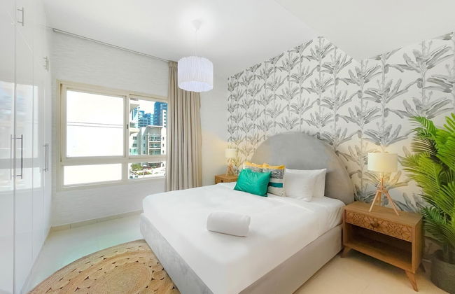 Spectacular 1BR Community View - Photo 3