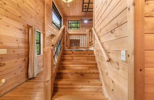 Monarch's Roost Luxe Cabin w Hot Tub and Sauna 10 Min to Helen - Foto 12