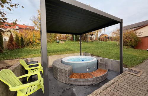 Großes Ferienhaus für 12 -17 Personen mit Whirlpool - Spielzimmer und Garten - Photo 24