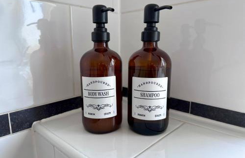 Award Winning Beautiful House in South Cambridge, 14-Min Drive to the City Centre, Free Parking, No Sofabeds, Sleeps 6 - Photo 34