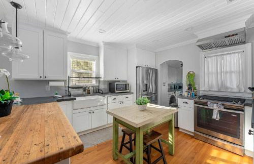 Tiny Home w MIL suite - 3 MI to DT - Foto 7