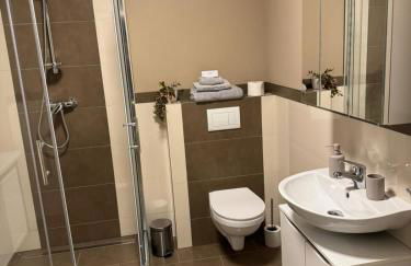 Modernes Apartment 2 mit eigener Küche & Bad - Schuster Homes - - Foto 6