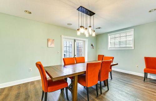 1 Block to Sims Park Spacious Getaway with Balcony - Foto 9