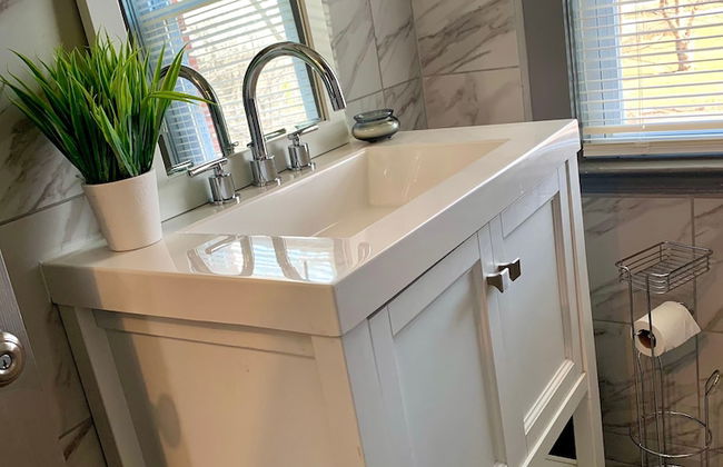 The Southside Villa - With Private Yard & Parking, Near Falls & Casino by Niagara Hospitality - Foto 19