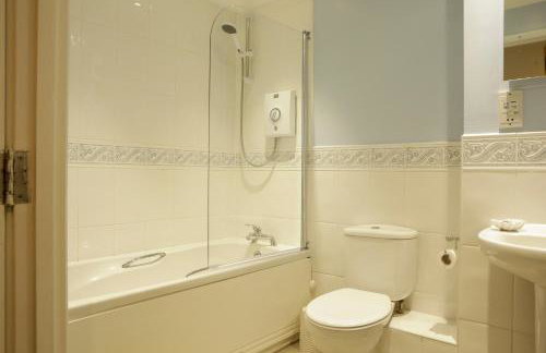 Newly refurbished 1 bed first floor apartment with wifi - Foto 5