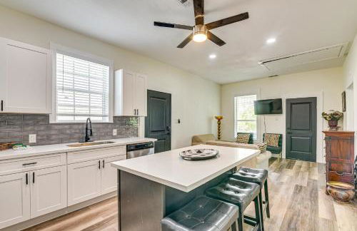 Close to Beach Walkable Galveston Getaway! - Foto 8