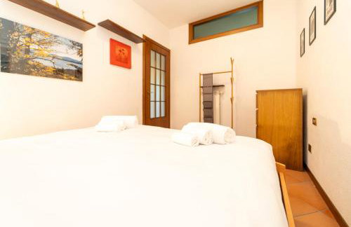 Casa con parcheggio, piscina giardino, barbecue - Foto 7