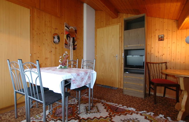 Pristine Home in a Charming Village, Large Grassy Sunbathing Area, View of the Mönch and Jungfrau - Foto 10