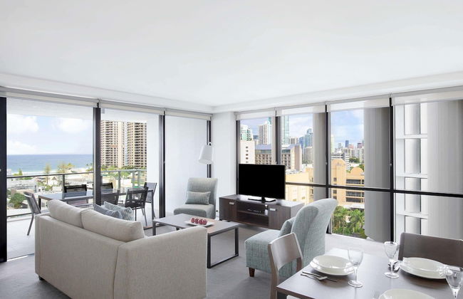 Mantra Circle on Cavill - Photo 18