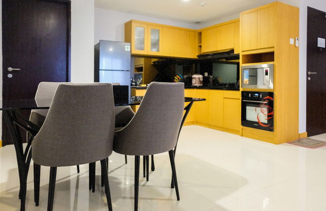 Big Size with City View @ 3BR Lexington Apartment - Photo 10