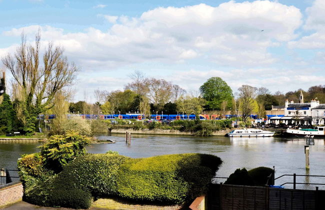 STABLE HOUSE - Near Windsor Castle - Photo 5