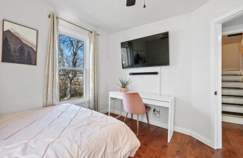 Cozy escape with Hot Tub, ideal for family & friends - Photo 59