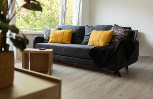 BEST STAY CityAppartment Hünfeld- SmartTV FreeWlan Balkon, in wenigen Minuten am Bahnhof, Innenstadt und doch ruhig gelegen - ideal für Paare oder Geschäftsreisen - Foto 3