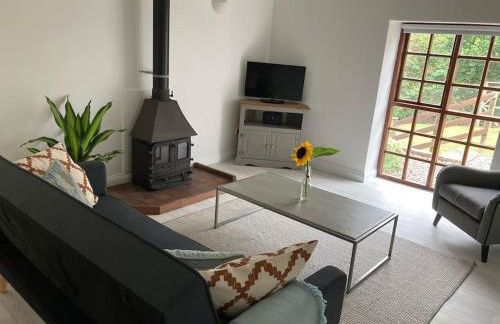 Light & Airy Vaulted Barn Conversion with a View - Photo 15