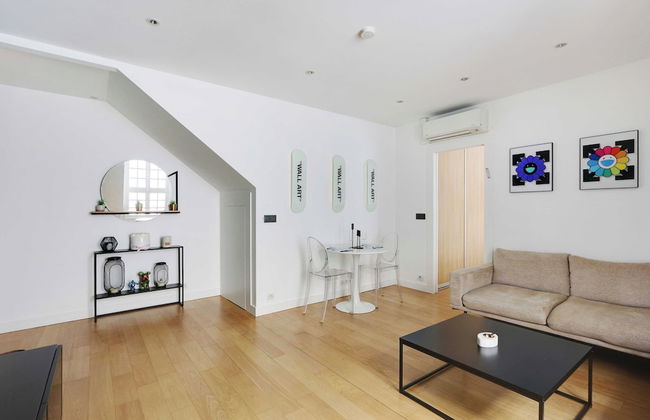 Elegance and Comfort With A/C - Arc de Triomphe - Foto 7