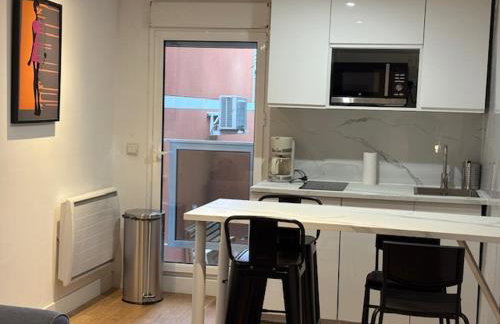 Paris Eiffel Tower et Disney apartments, parkings gratuits et sécurisés, 10 minutes métro to Paris - Foto 46