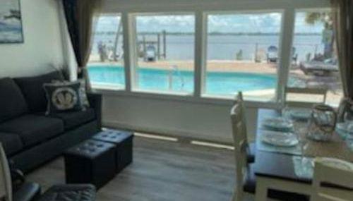 Gorgeous Waterfront! Mermaid's Retreat Wows! - Foto 5