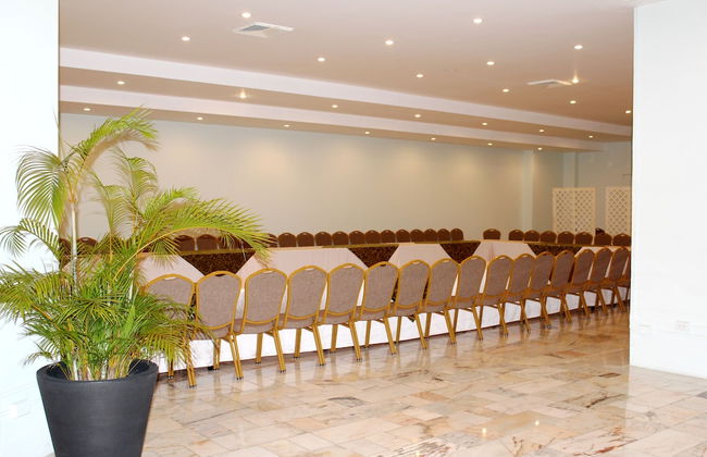 Torres de Alba Hotel & Suites - Photo 51