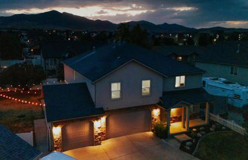 5040 Sqft l Sleeps 25 l Near Ski & Downtown SLC - Foto 1