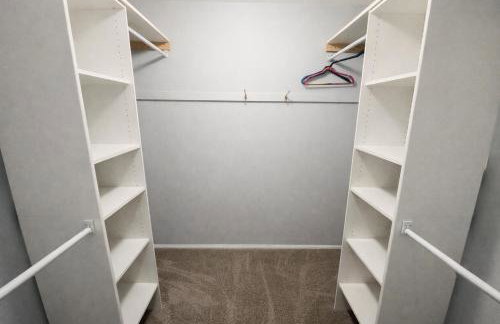 Modern 2BR2BA Extended Stay Discounts - Foto 13