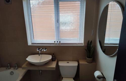 Wentworth Drive Contractor and family 3 bed Home Grantham with parking - Foto 6