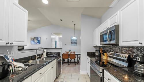 Newly Renovated Condo Minutes from The Beach, OWA Water Park and Tanger Outlets - Foto 5