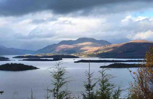 The Loch Lomond Townhouse In The Centre of Balloch - Foto 3